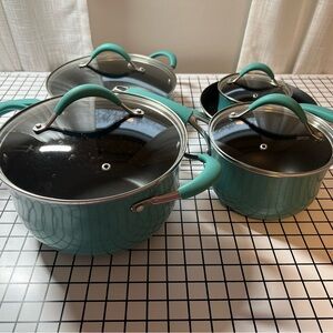 The Pioneer Woman Teal Ceramic Nonstick Cookware Set with Glass Lids - 9-Piece
